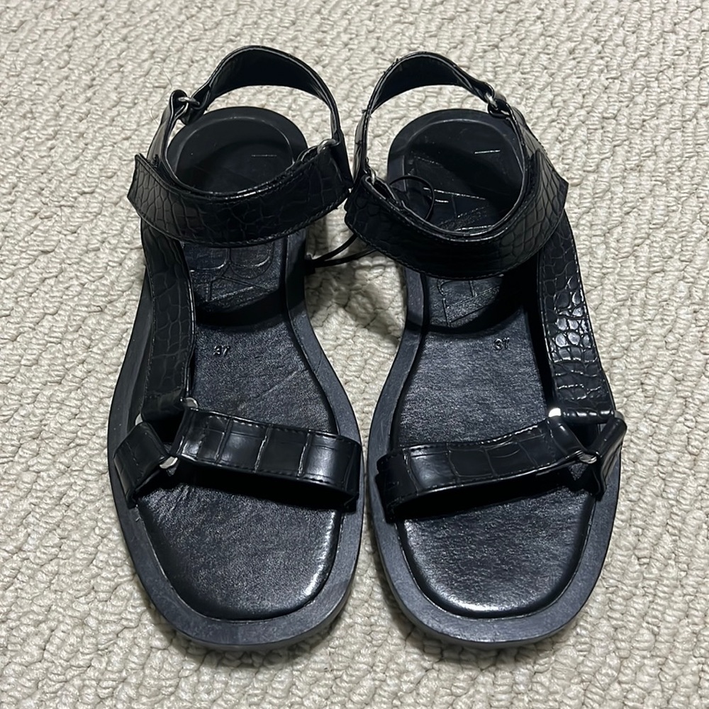 Zara Croc Embossed Sandals Sz 37 (6.5)